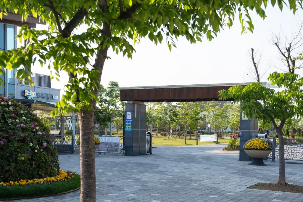 东莞为悟塑料收纳箱多型号参数对比与适用场景分析