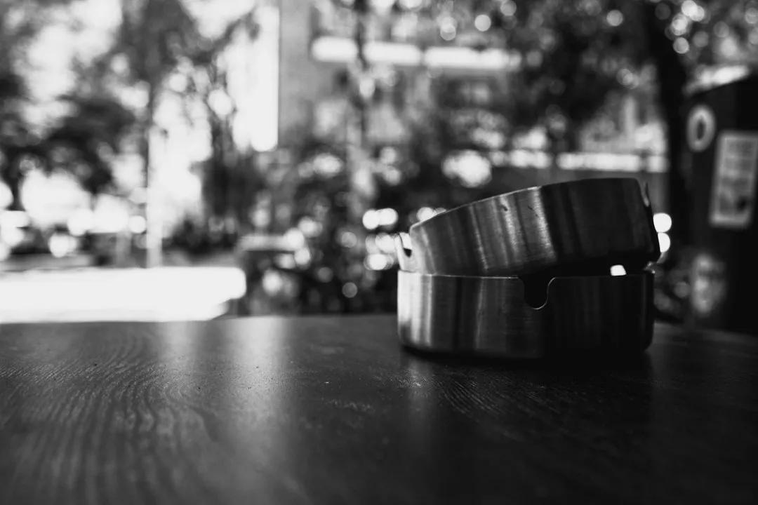 收纳筐、脏衣篮与桌面收纳盒：不同材质收纳用品的性能对比与选型参考