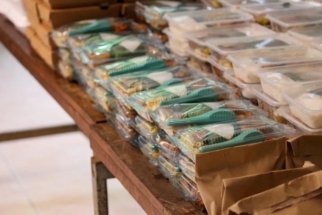 珠三角家庭收纳方案：塑料收纳箱与脏衣篮搭配应用指南